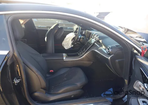 2024 Mercedes-Benz Cle 300 4Matic z USA, uszkodzony, nr VIN W1KMJ4HB0RF042213